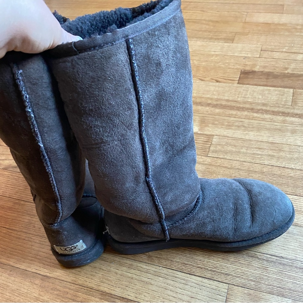 UGG brown tall winter Suede Boots women’s size 6
